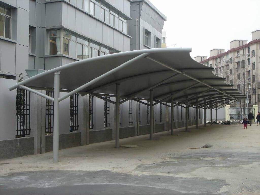 膜结构停车棚有什么功用?